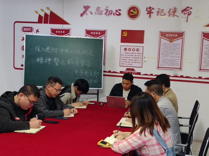 王榮領學照片_副本.jpg